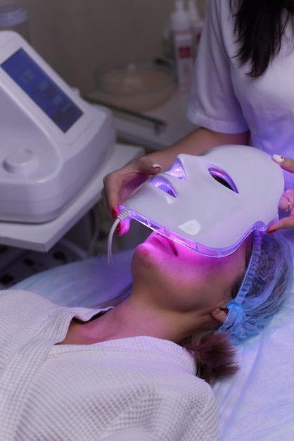 Soin du visage HydraSkin en cours de réalisation